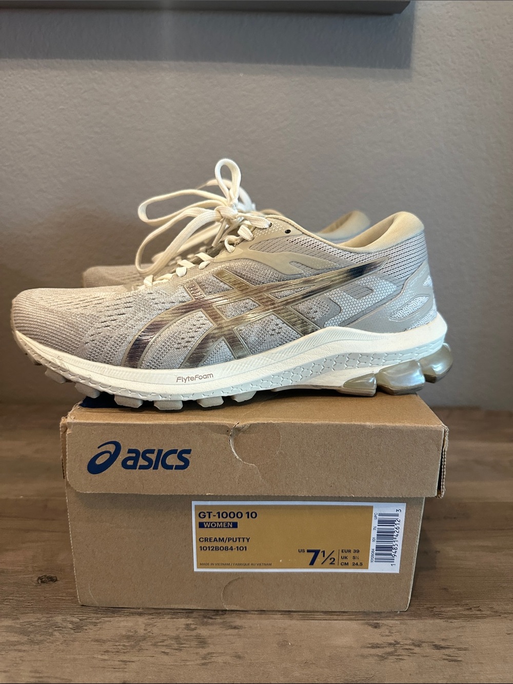 Women ASICS GT 1000 Athletic Shoes